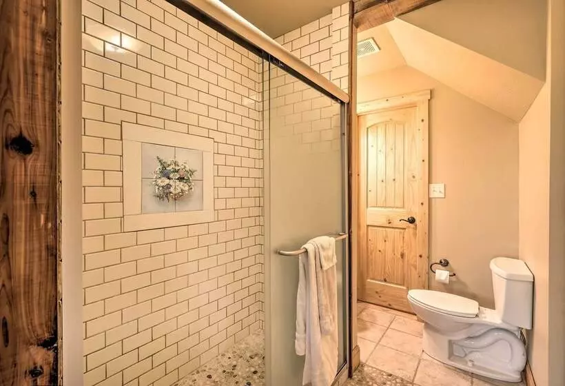 2 Mi To Beech Mtn Resort: Cabin W/ Deck & Grill!