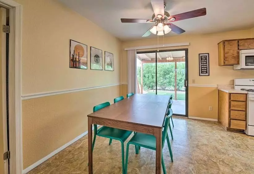 Updated Family Home   2 Blocks To Colorado River!