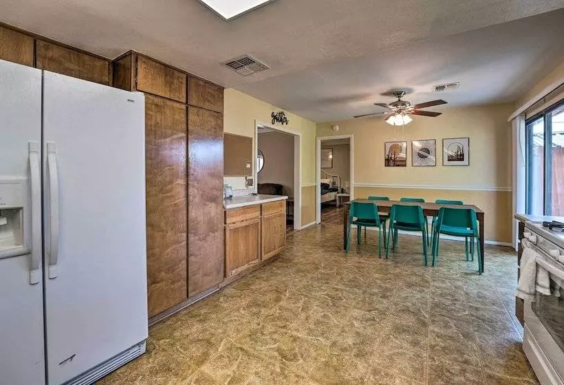 Updated Family Home   2 Blocks To Colorado River!