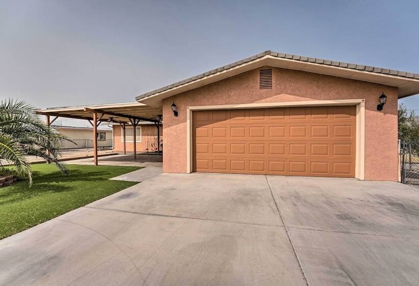 Updated Family Home 2 Blocks To Colorado River!