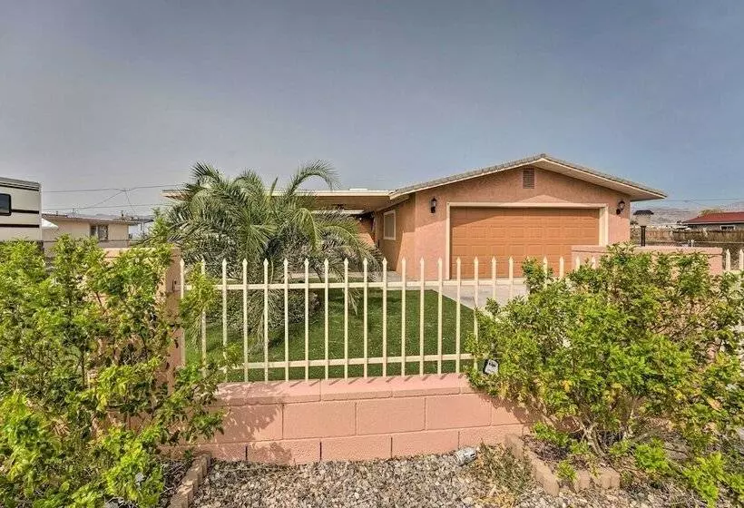 Updated Family Home   2 Blocks To Colorado River!
