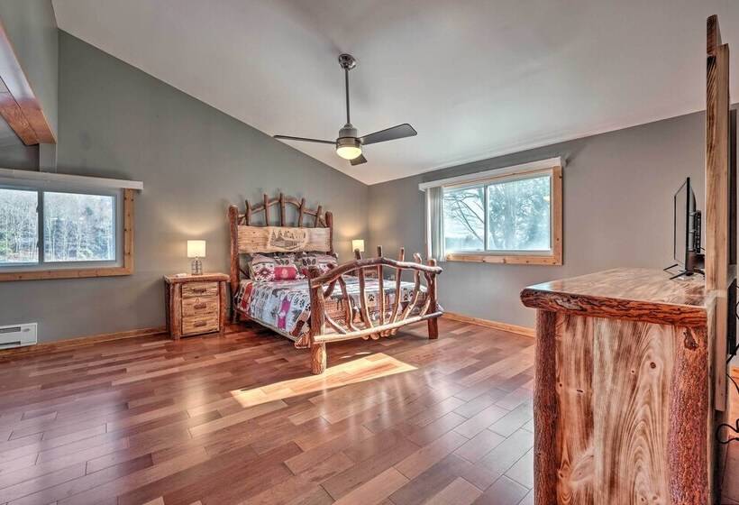 Lakefront Poconos Escape W/ Dock, Decks & Grill!