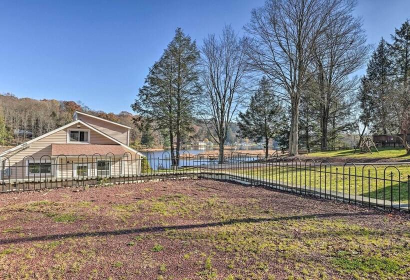 Lakefront Poconos Escape W/ Dock, Decks & Grill!