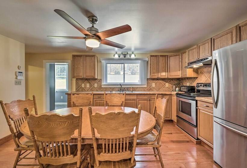 Lakefront Poconos Escape W/ Dock, Decks & Grill!