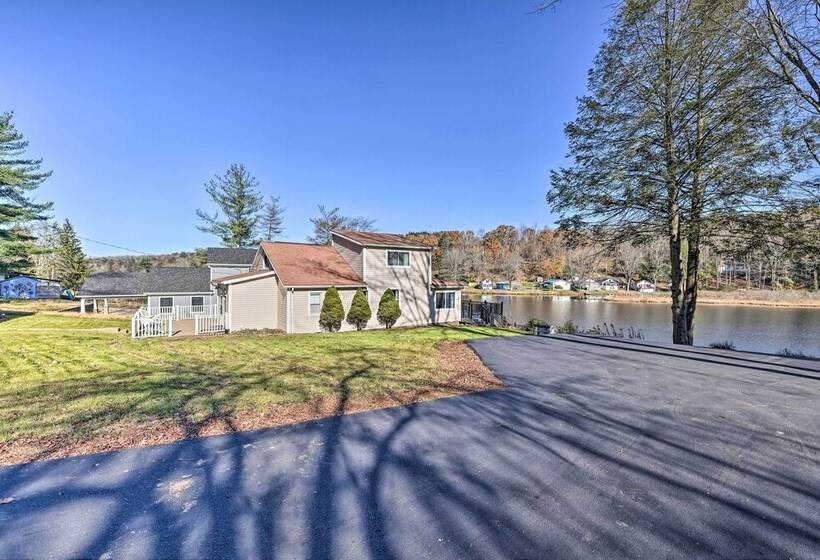 Lakefront Poconos Escape W/ Dock, Decks & Grill!