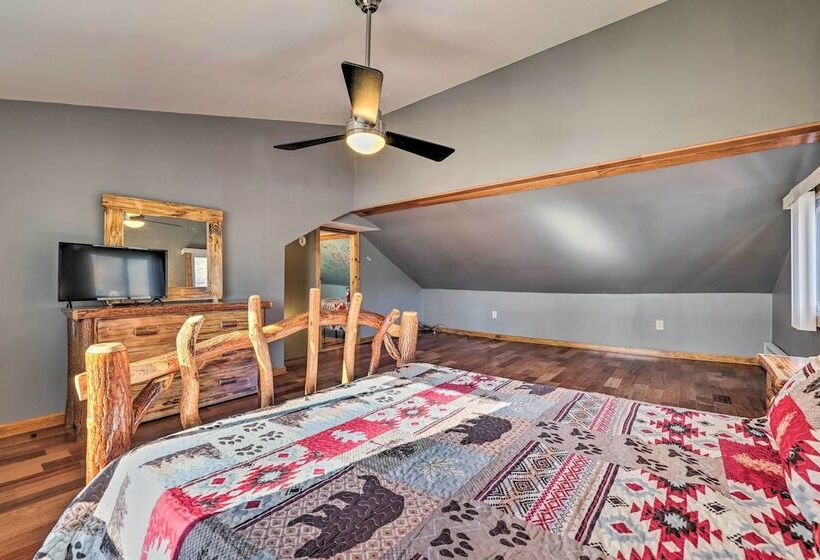 Lakefront Poconos Escape W/ Dock, Decks & Grill!