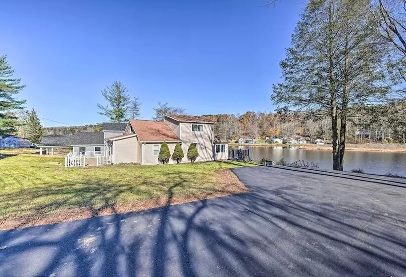 Lakefront Poconos Escape W/ Dock, Decks & Grill!