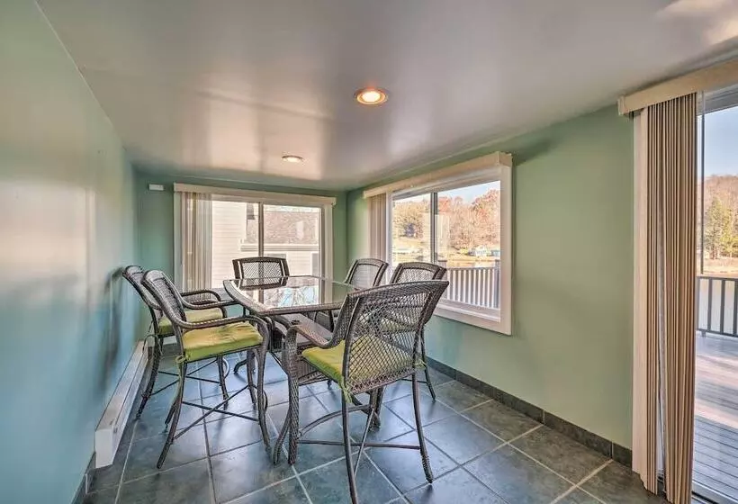 Lakefront Poconos Escape W/ Dock, Decks & Grill!