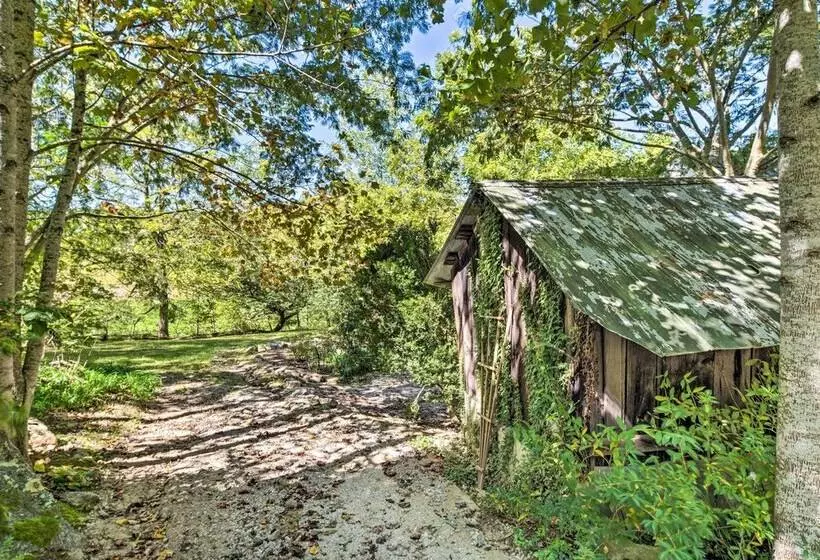 Whimsical Bat Cave Cottage W/ Fire Pit!