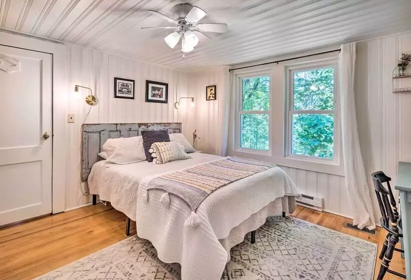 Whimsical Bat Cave Cottage W/ Fire Pit!