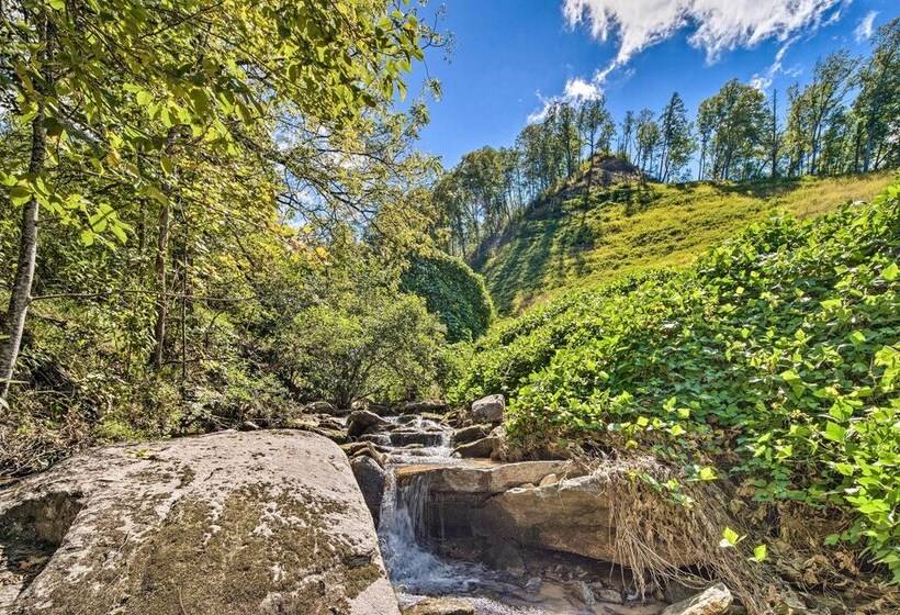 Whimsical Bat Cave Cottage W/ Fire Pit!