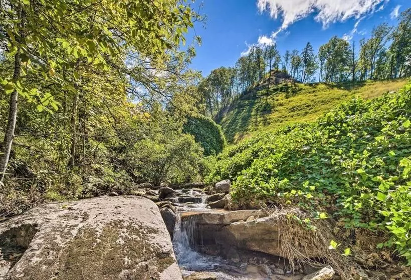 Whimsical Bat Cave Cottage W/ Fire Pit!
