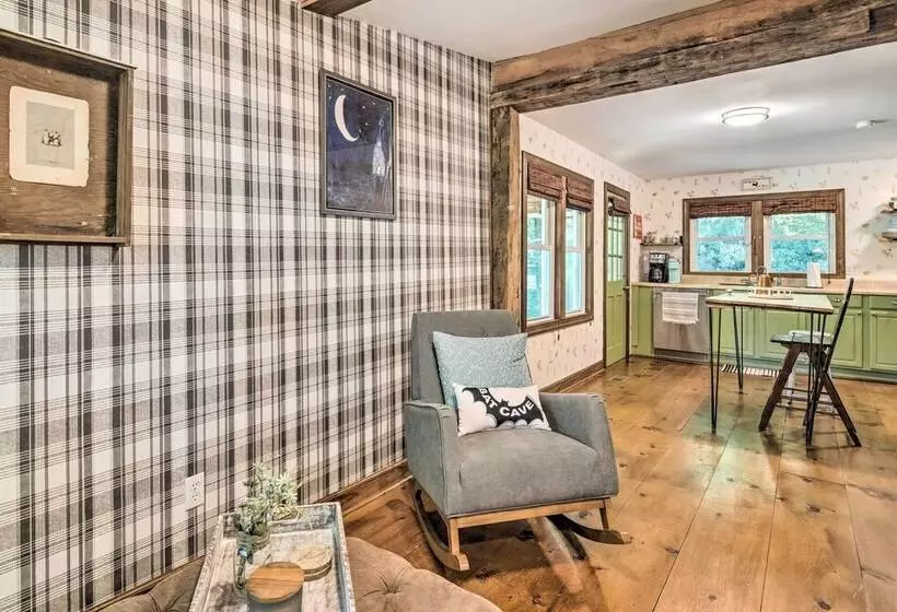 Whimsical Bat Cave Cottage W/ Fire Pit!