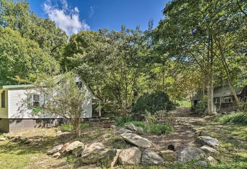 Whimsical Bat Cave Cottage W/ Fire Pit!