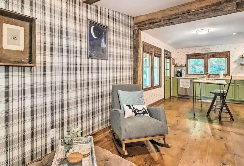 Whimsical Bat Cave Cottage W/ Fire Pit!