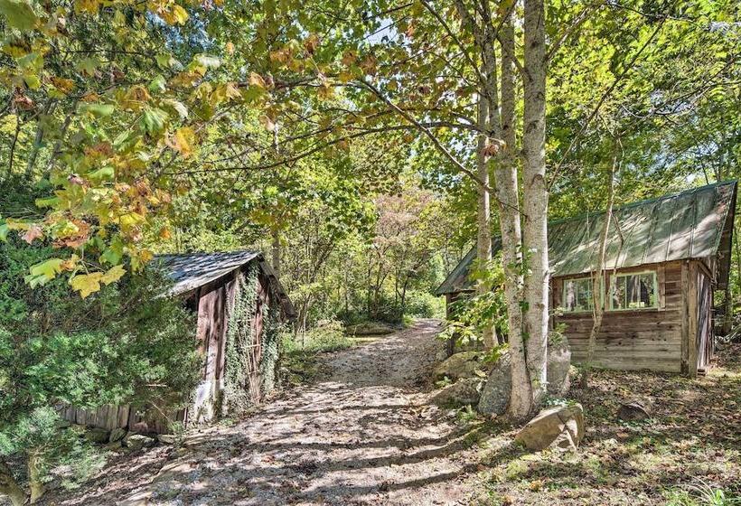 Whimsical Bat Cave Cottage W/ Fire Pit!