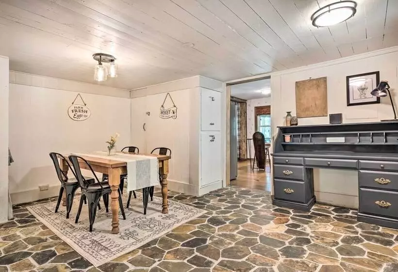 Whimsical Bat Cave Cottage W/ Fire Pit!