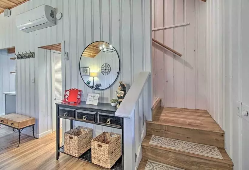 Woodsy Pinetop Cabin W/ Deck & Separate Casita