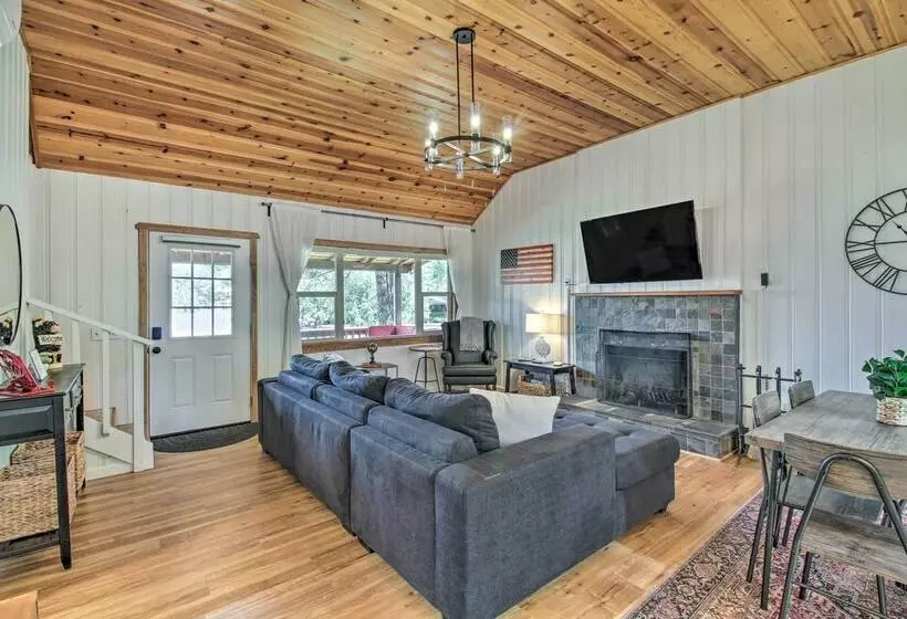 Woodsy Pinetop Cabin W/ Deck & Separate Casita