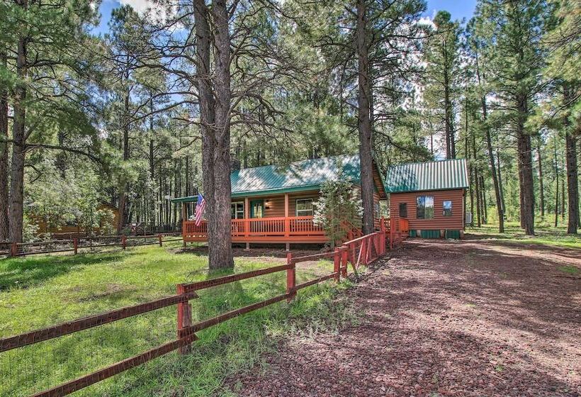 Woodsy Pinetop Cabin W/ Deck & Separate Casita