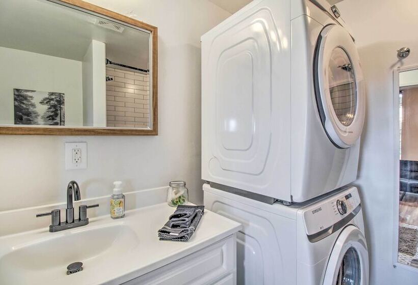 Woodsy Pinetop Cabin W/ Deck & Separate Casita