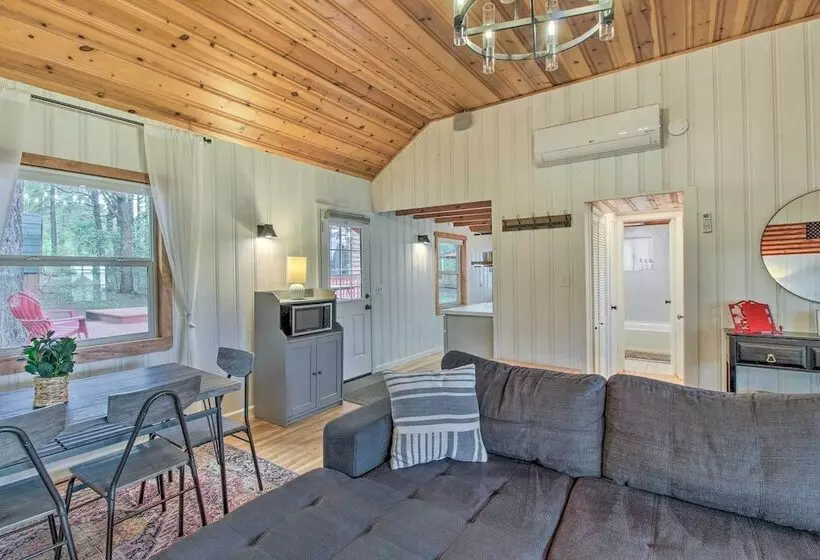 Woodsy Pinetop Cabin W/ Deck & Separate Casita