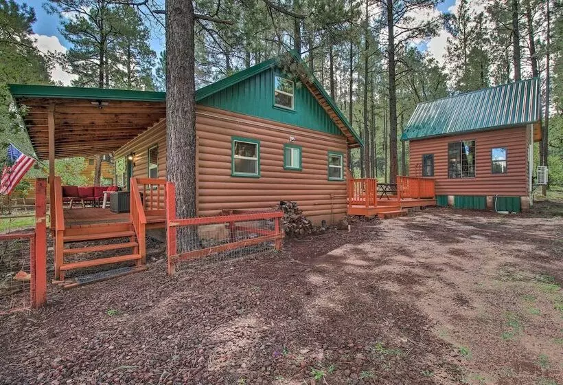 Woodsy Pinetop Cabin W/ Deck & Separate Casita