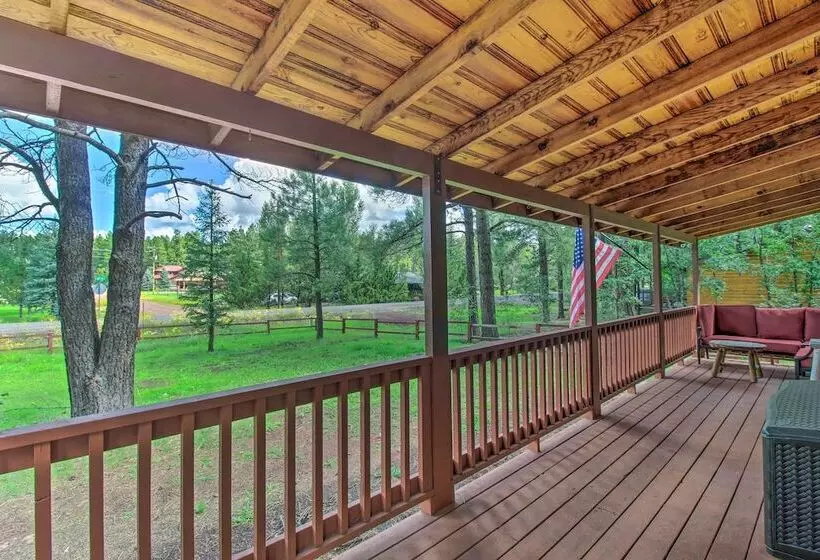 Woodsy Pinetop Cabin W/ Deck & Separate Casita