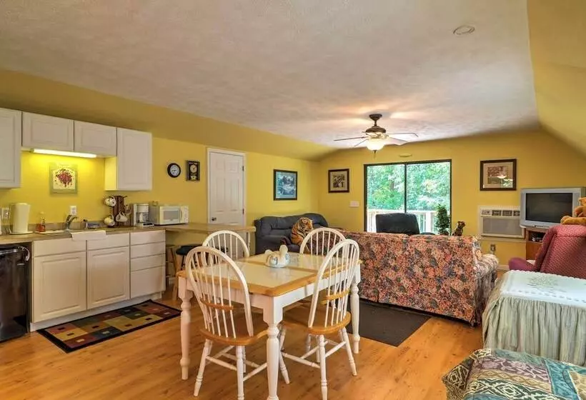 Historic Lafayette Retreat W/ Guest House!