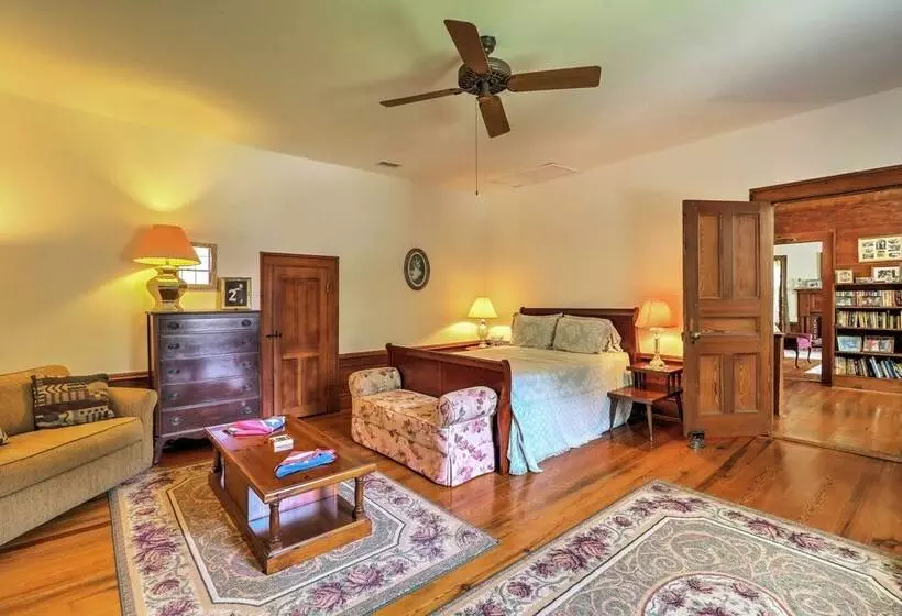 Historic Lafayette Retreat W/ Guest House!