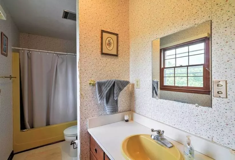 Historic Lafayette Retreat W/ Guest House!