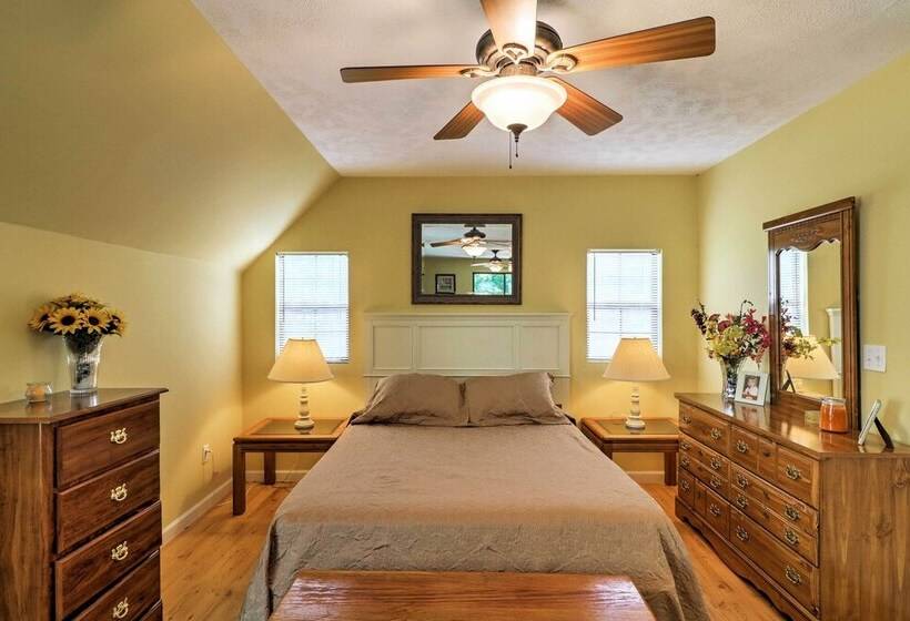 Historic Lafayette Retreat W/ Guest House!