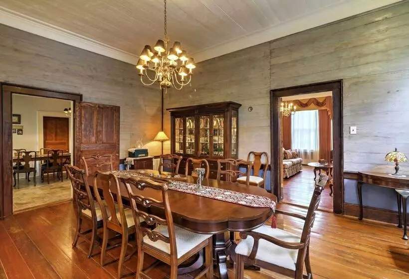 Historic Lafayette Retreat W/ Guest House!