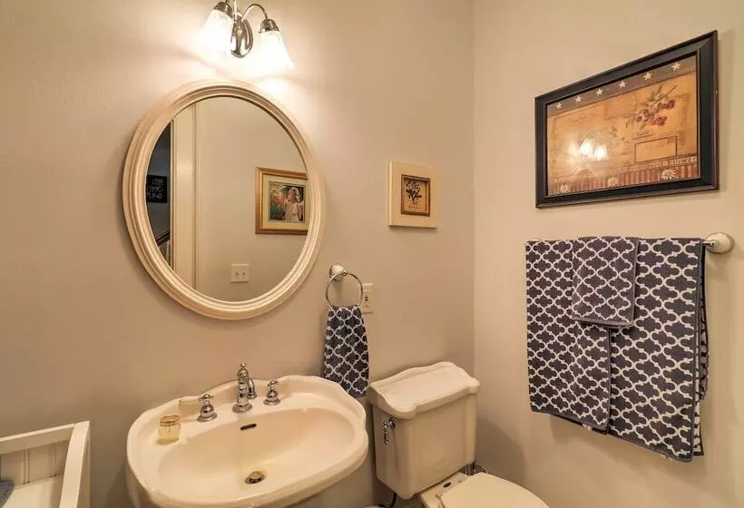 Historic Lafayette Retreat W/ Guest House!