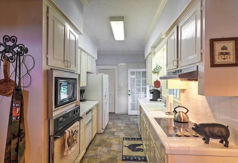 Historic Lafayette Retreat W/ Guest House!