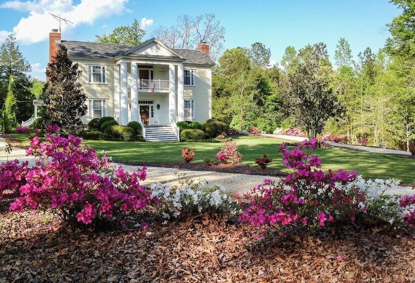 Historic Lafayette Retreat W/ Guest House!