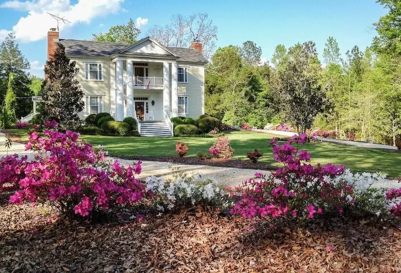 Historic Lafayette Retreat W/ Guest House!