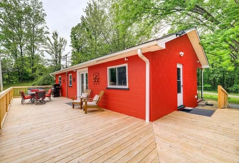 Ararat Home W/ Spacious Yard & Mountain Views!