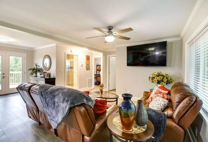 Ararat Home W/ Spacious Yard & Mountain Views!