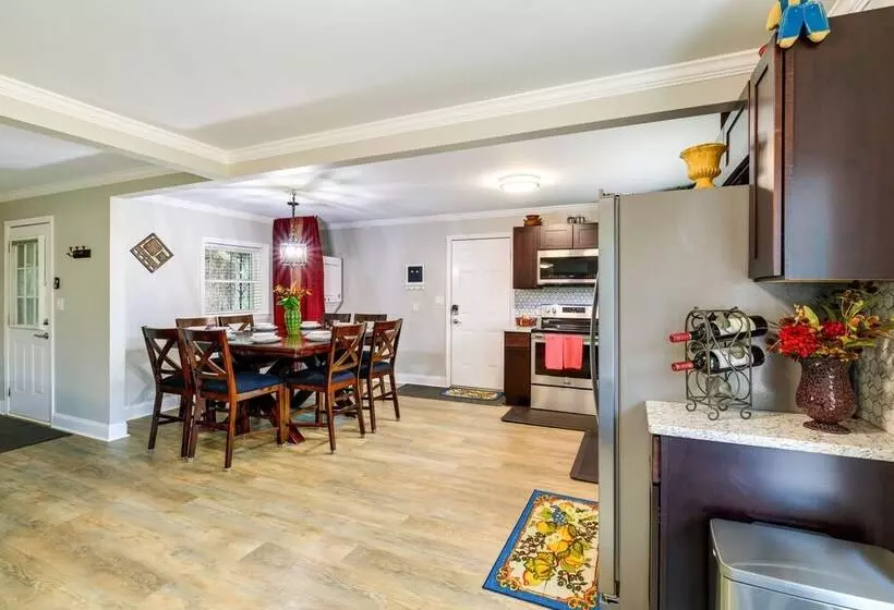 Ararat Home W/ Spacious Yard & Mountain Views!