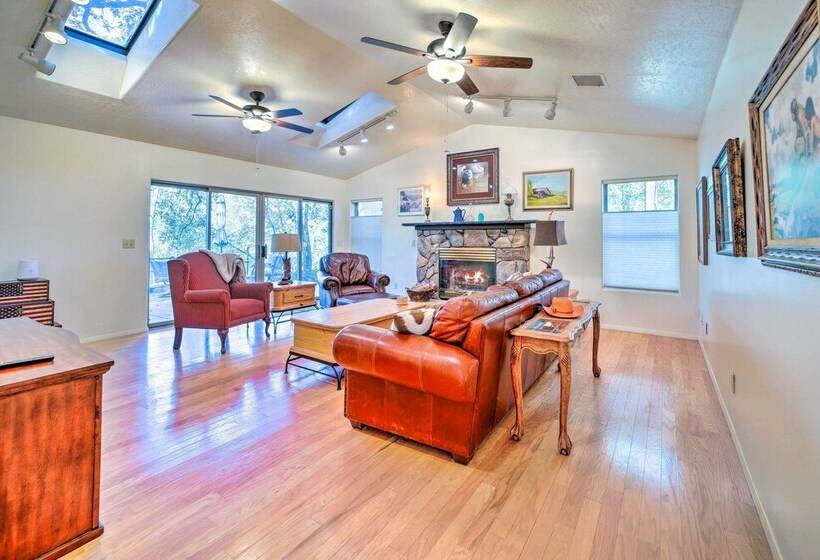 Beautiful Cabin W/ Deck On East Verde River!