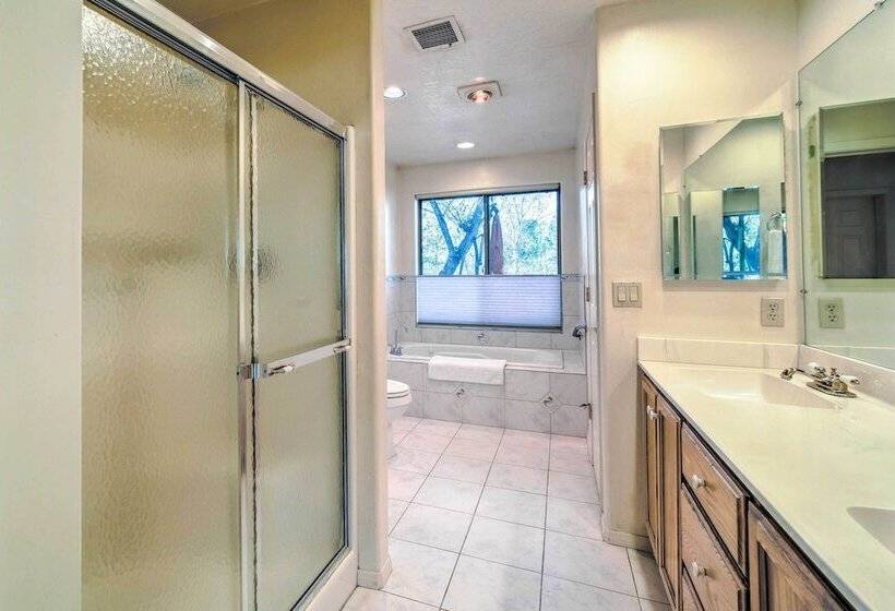 Beautiful Cabin W/ Deck On East Verde River!