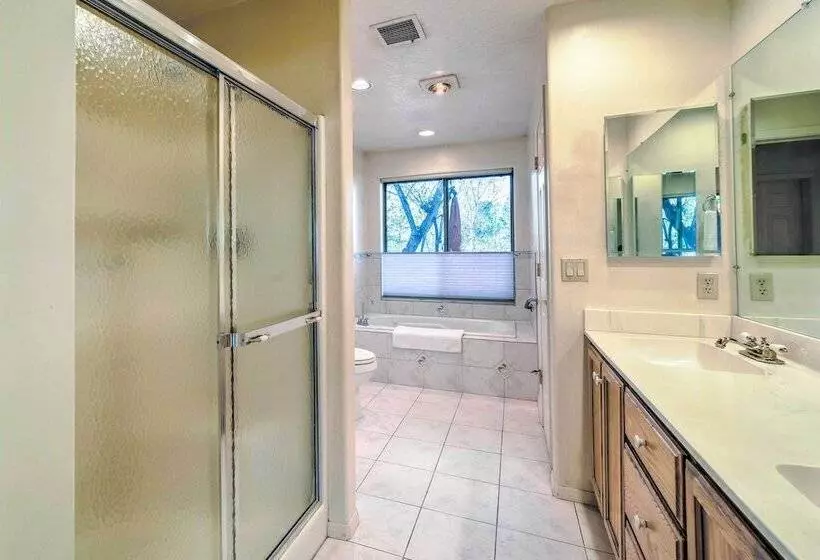 Beautiful Cabin W/ Deck On East Verde River!