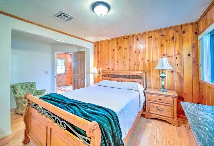 Beautiful Cabin W/ Deck On East Verde River!
