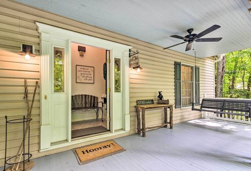Blue Ridge Mtn Escape: Home W/ Deck & Fire Pit!