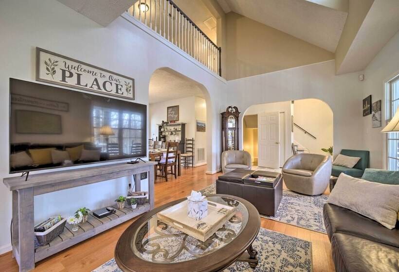 Blue Ridge Mtn Escape: Home W/ Deck & Fire Pit!