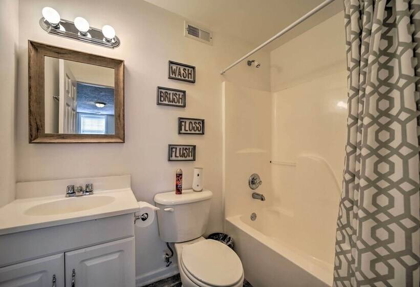 Blue Ridge Mtn Escape: Home W/ Deck & Fire Pit!