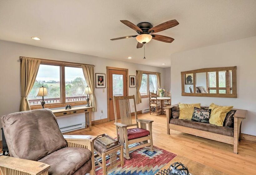 Charming Alexander Cabin W/ Private Hot Tub!