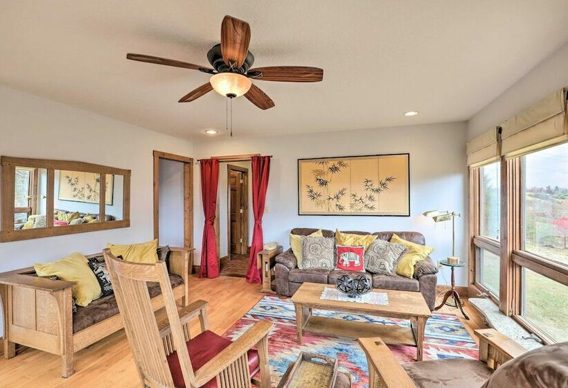 Charming Alexander Cabin W/ Private Hot Tub!