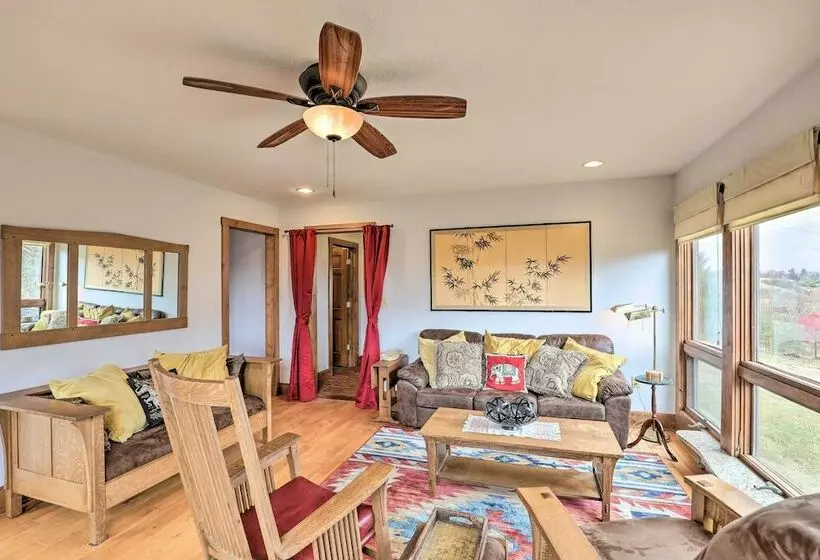 Charming Alexander Cabin W/ Private Hot Tub!